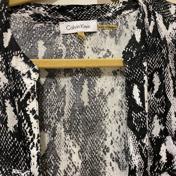 Calvin Klein Top - Picture 2 of 4